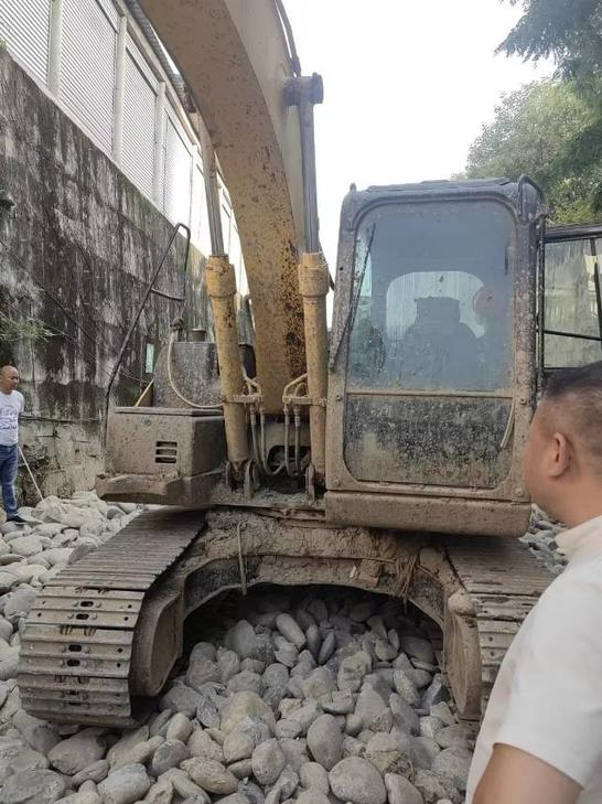 Buy Sumitomo 130-6 Used Excavator / 1