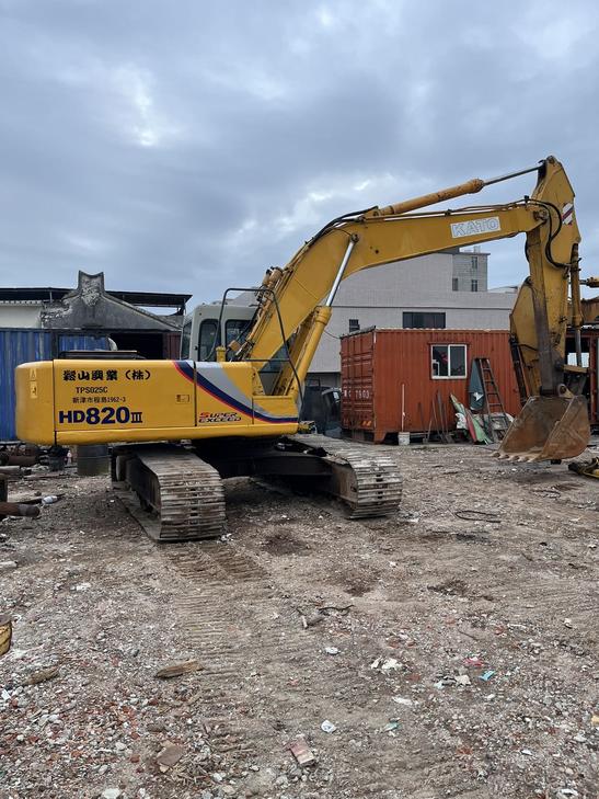 Buy Kato 820-6 Used Excavator / 1