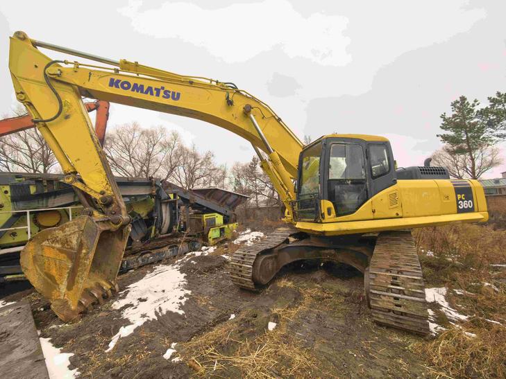 Buy Komatsu PC390LC-8M0 Used Excavator / 1