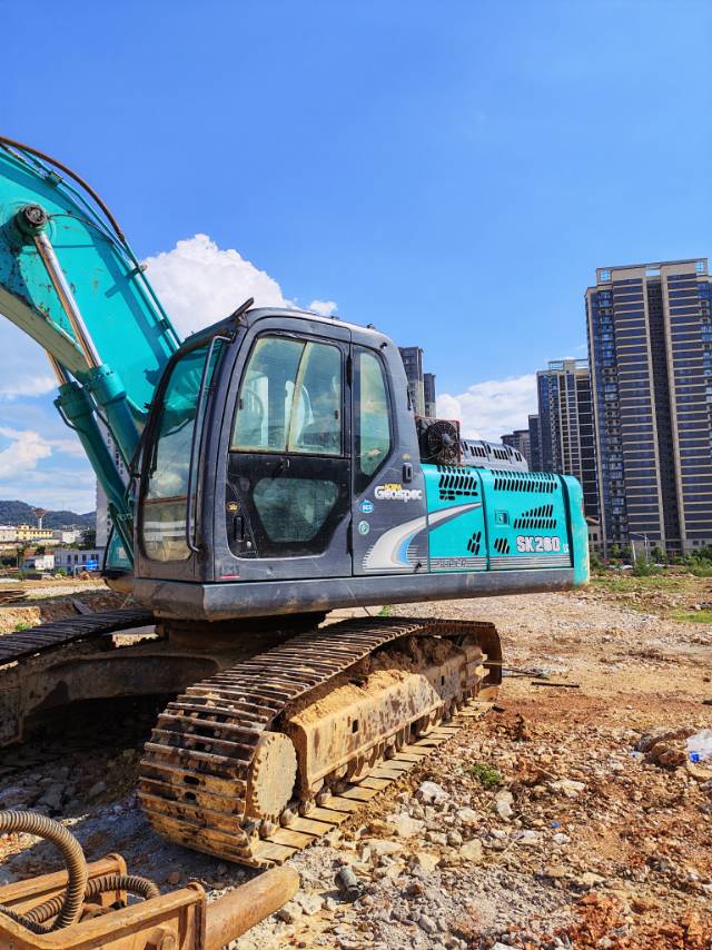 Buy Kobelco 250-8 Used Excavator / 2 Buy Kobelco 250-8 Used Excavator / 2