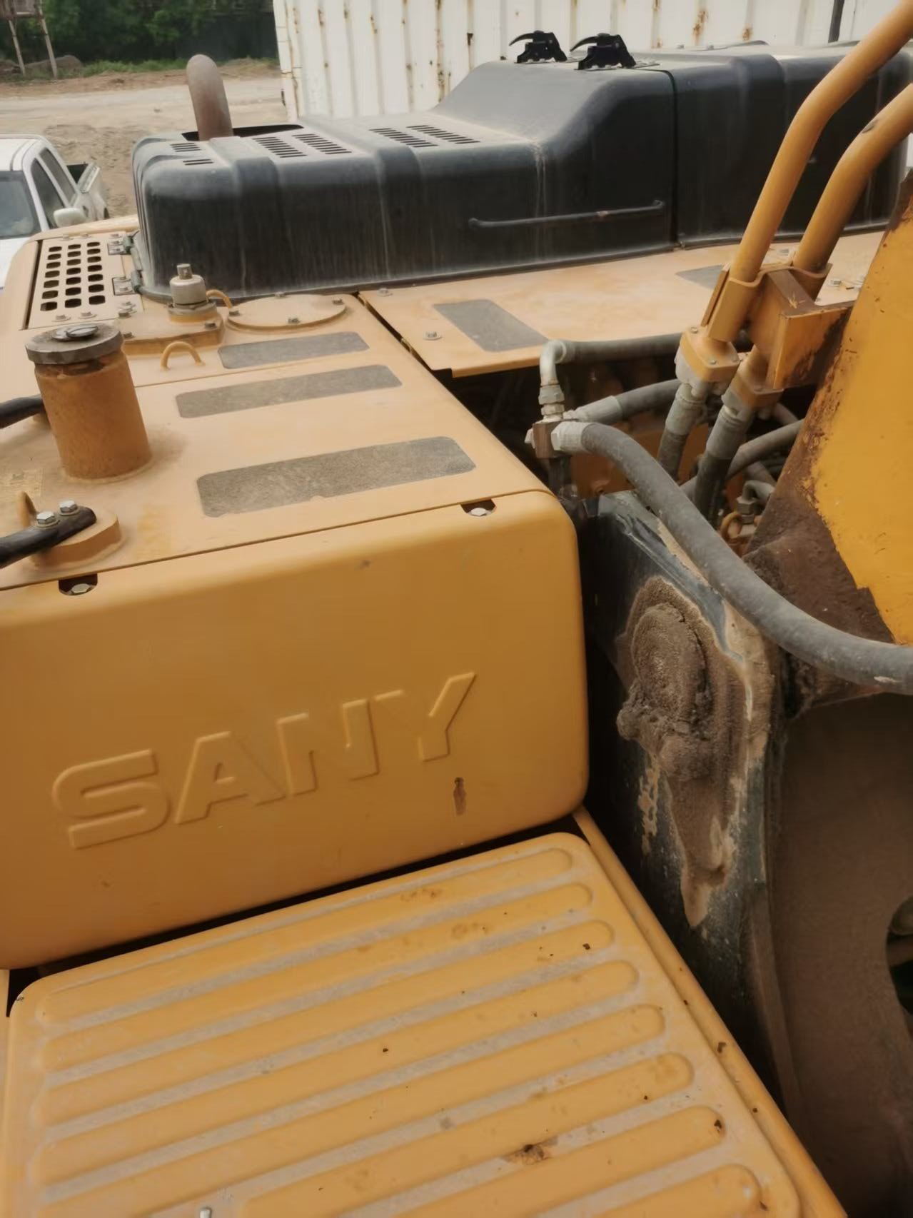 Buy Sany SY200C Used Excavator / 4