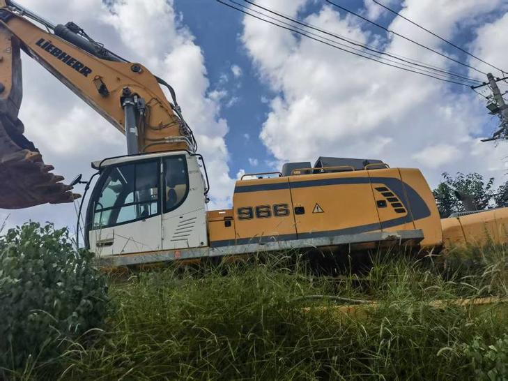 Buy Liebherr R 966 Used Excavator / 1