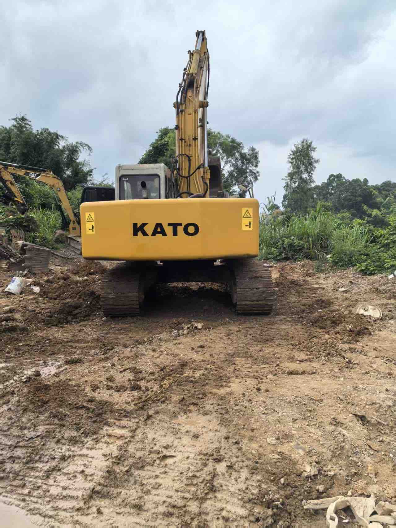 Buy Kato 820-6 Used Excavator / 9