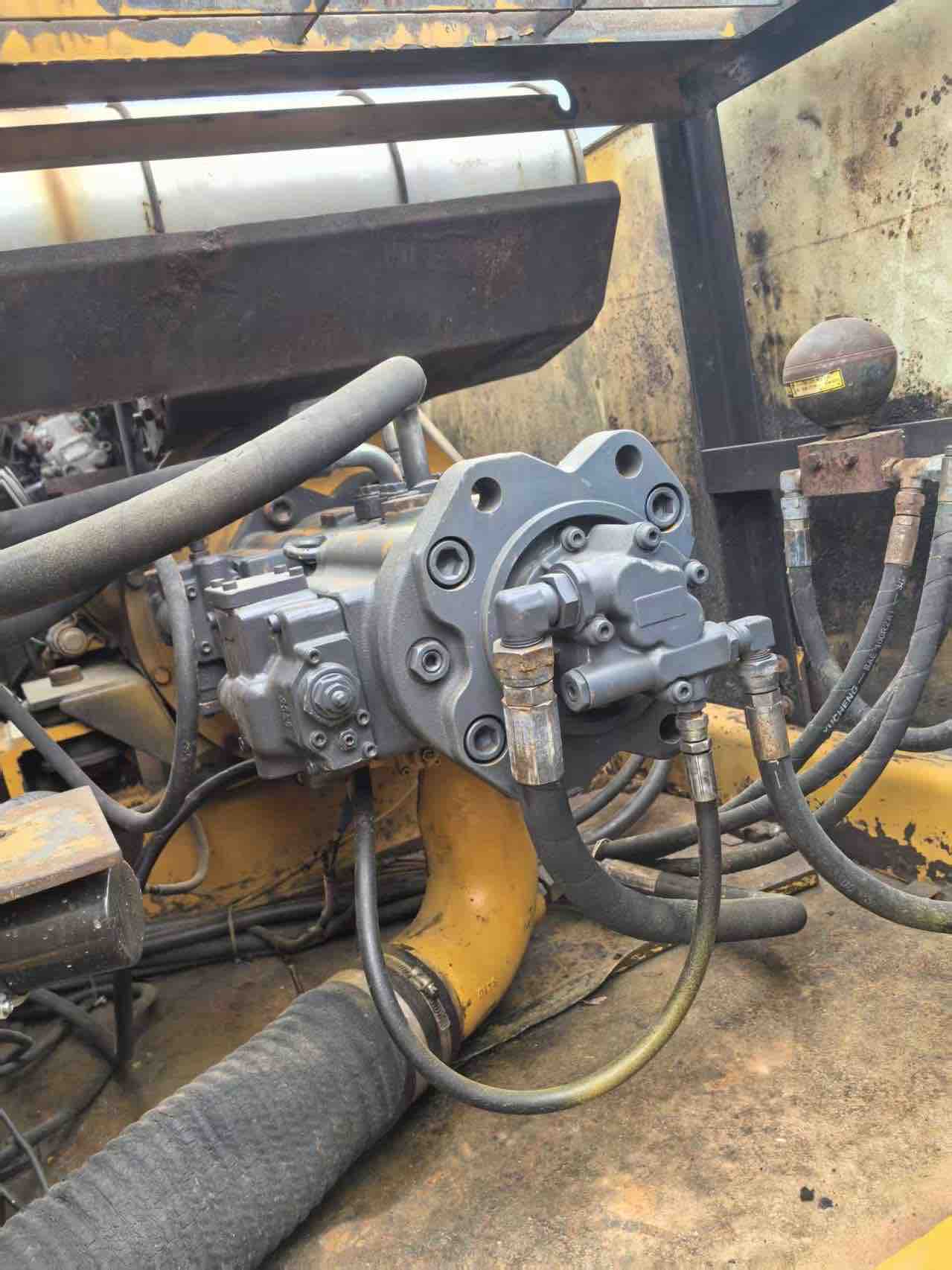Buy Kato 820-6 Used Excavator / 5