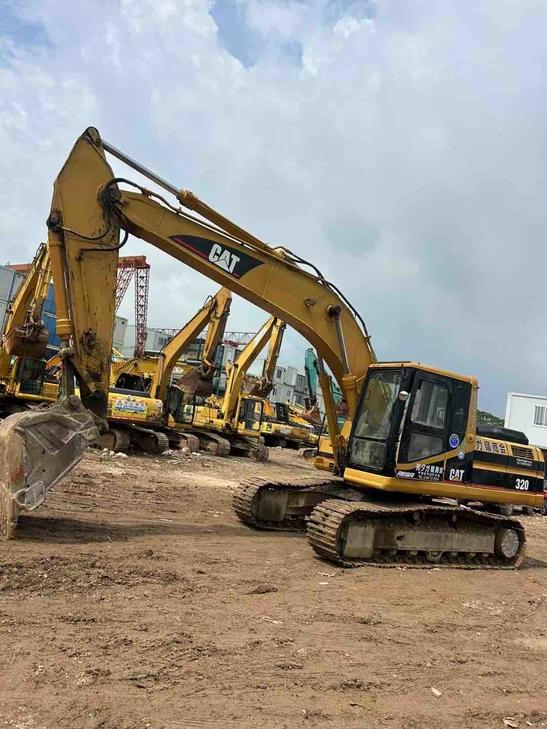 Buy Caterpillar 320C Used Excavator / 1