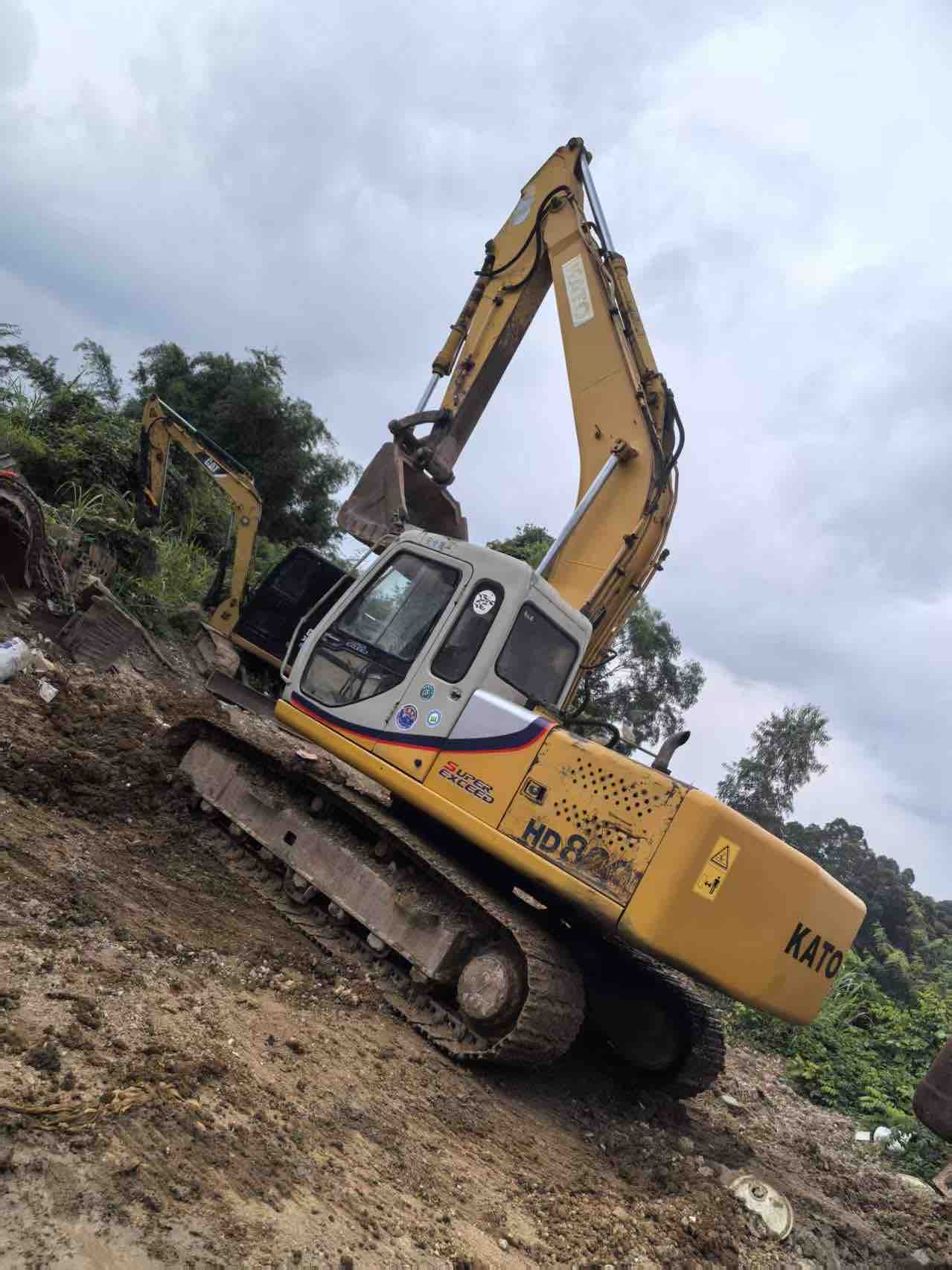 Buy Kato 820-6 Used Excavator / 2