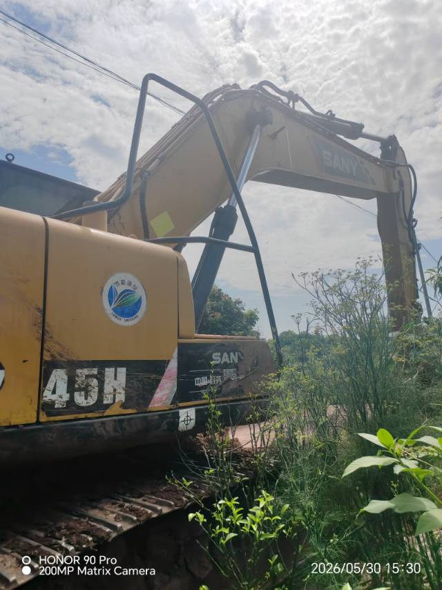 Buy Sany SY200C Used Excavator / 2