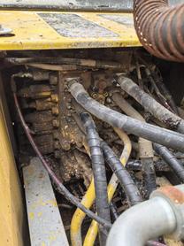 Buy Komatsu PC220-7 Used Excavator / 7 Buy Komatsu PC220-7 Used Excavator / 7