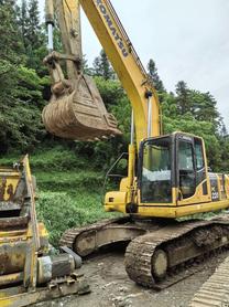 Buy Komatsu PC220-7 Used Excavator / 4 Buy Komatsu PC220-7 Used Excavator / 4