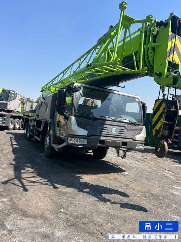 Buy Zoomlion ZTC251VE562 Used Crane / 2