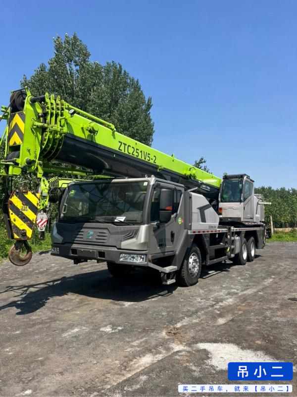 Buy Zoomlion ZTC251VE562 Used Crane