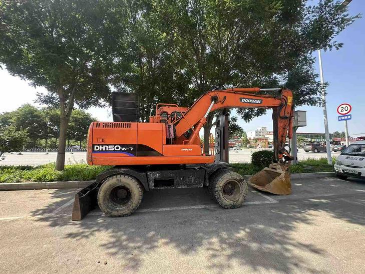 Buy Doosan 150W-7 Used Excavator / 1