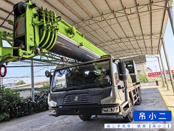 Buy Zoomlion ZTC251VE562 Used Crane / 2