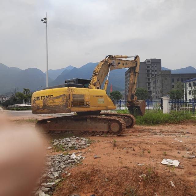 Buy Sumitomo 240-6 Used Excavator / 2