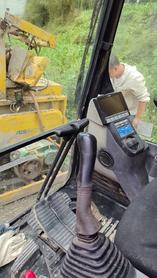 Buy Komatsu PC220-7 Used Excavator / 2 Buy Komatsu PC220-7 Used Excavator / 2