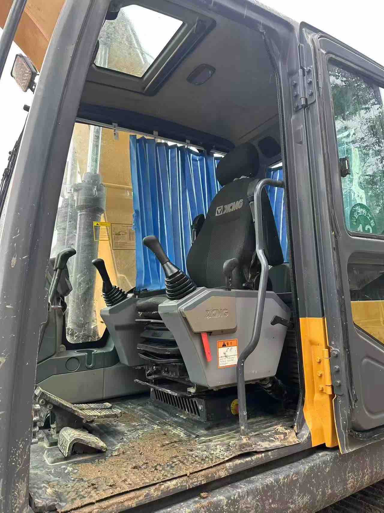 Buy XCMG XE135D Used Excavator / 5 Buy XCMG XE135D Used Excavator / 5