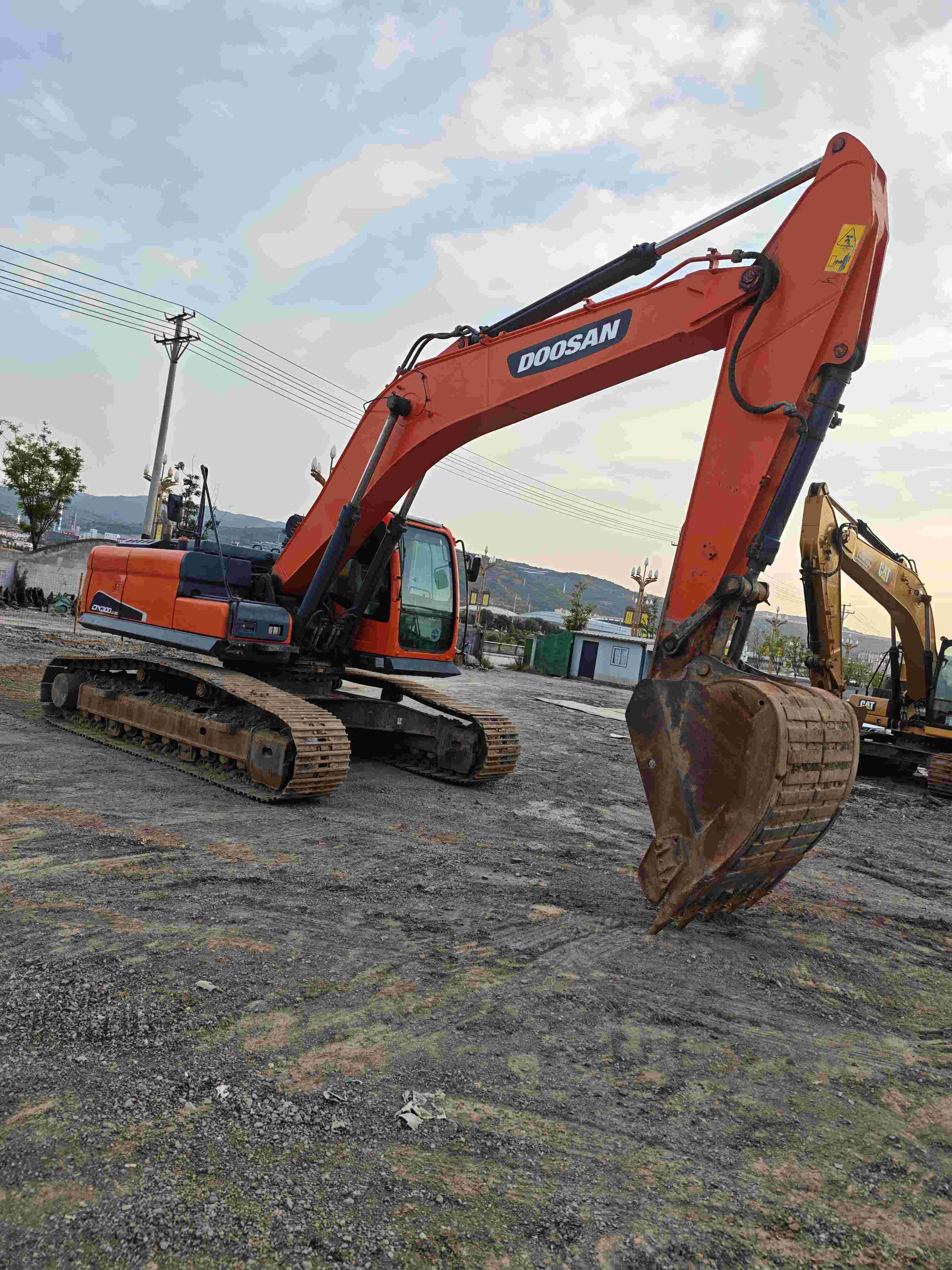 Buy Doosan 60-7 Used Excavator / 2