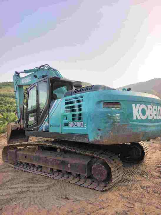 Buy Kobelco 260-8 Used Excavator / 1