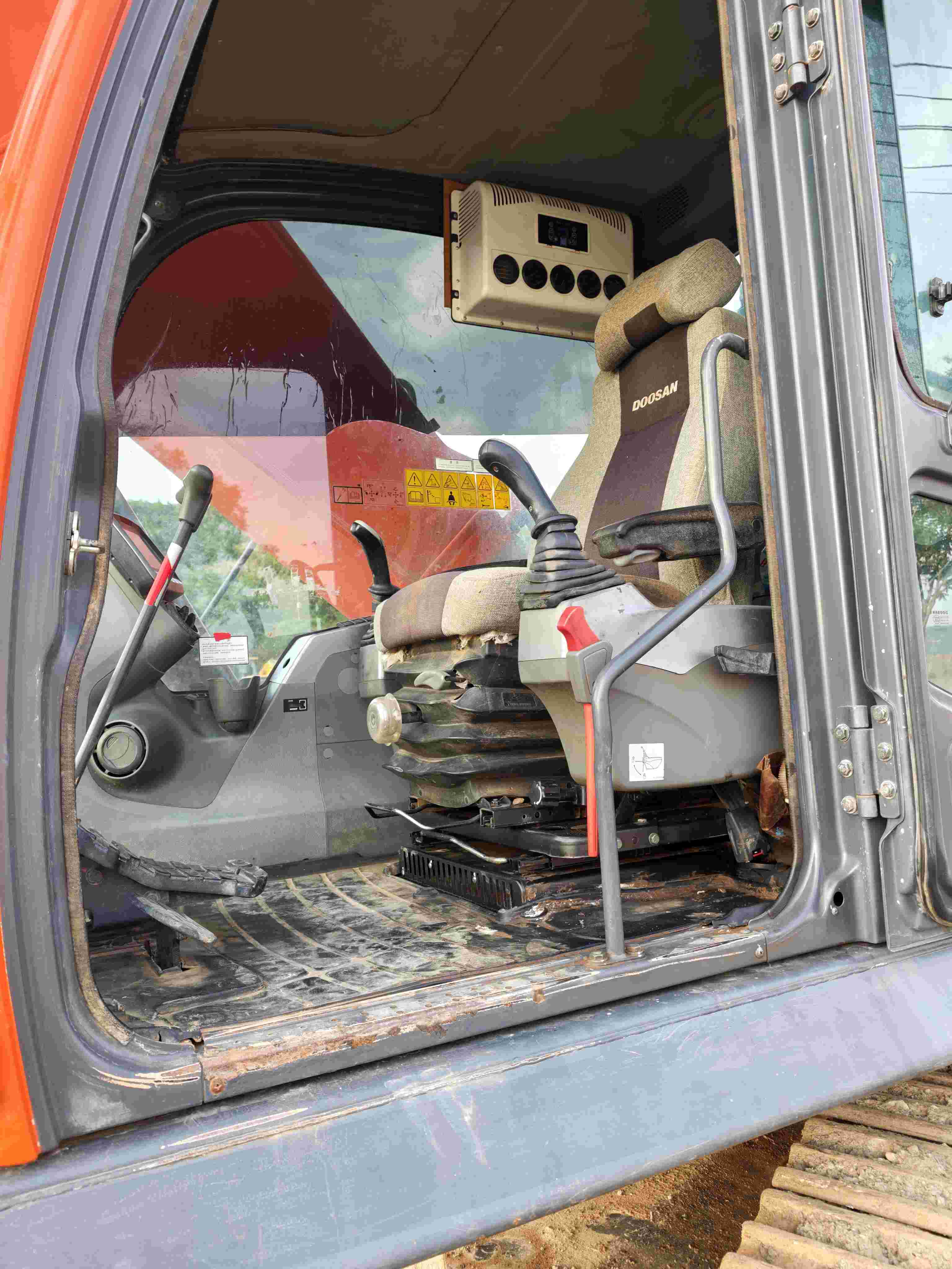 Buy Doosan 60-7 Used Excavator / 9