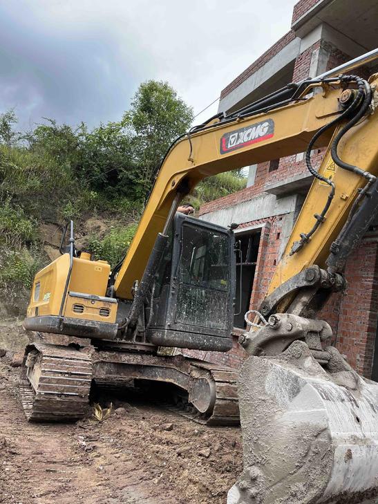 Buy XCMG XE75DA PLUS Used Excavator / 1