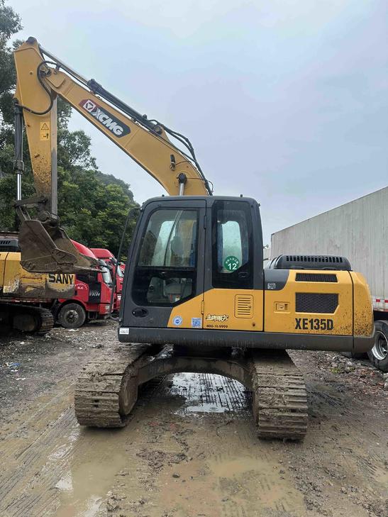 Buy XCMG XE135D Used Excavator / 1
