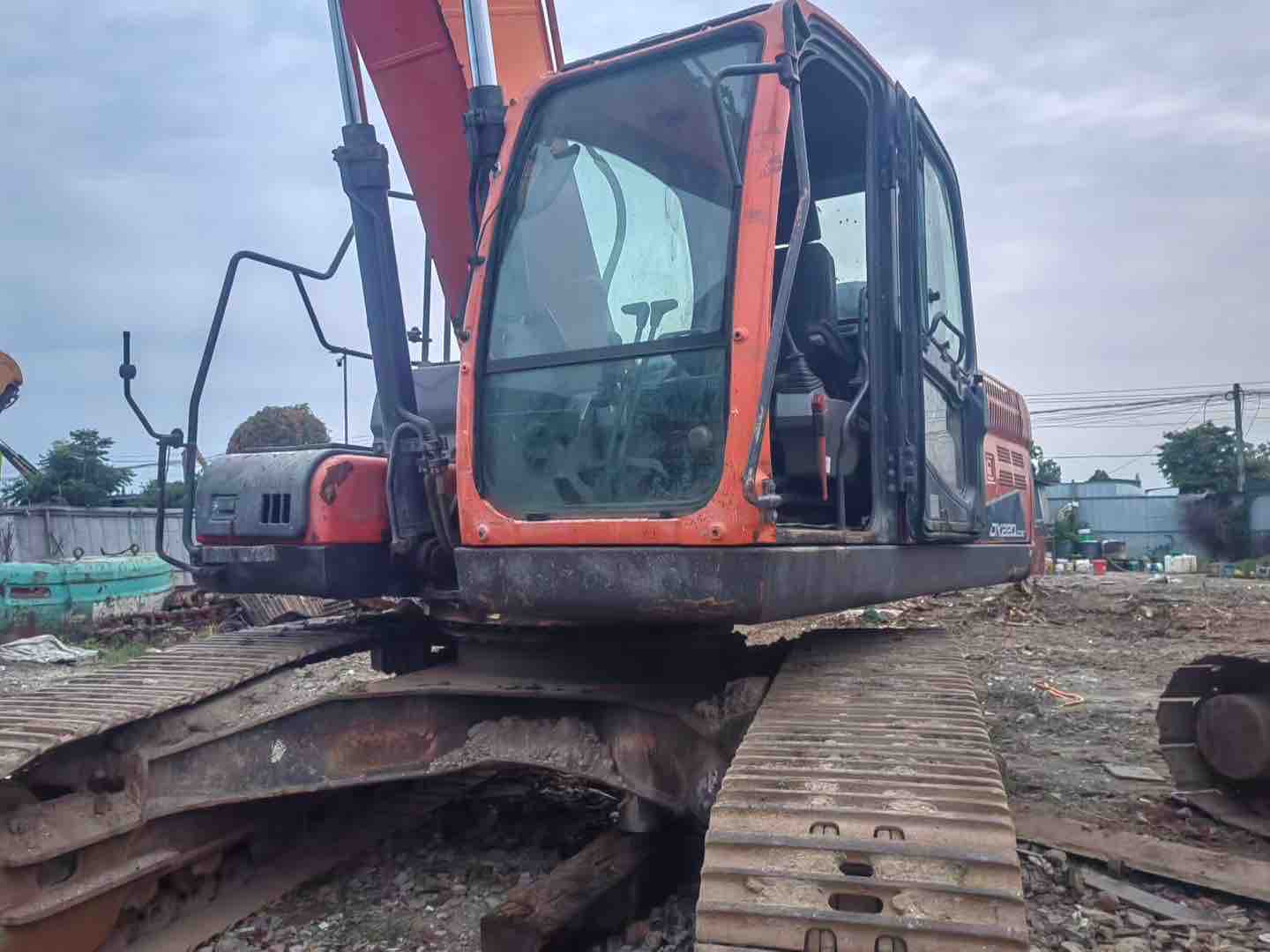 Buy Doosan 220LC-V Used Excavator / 4