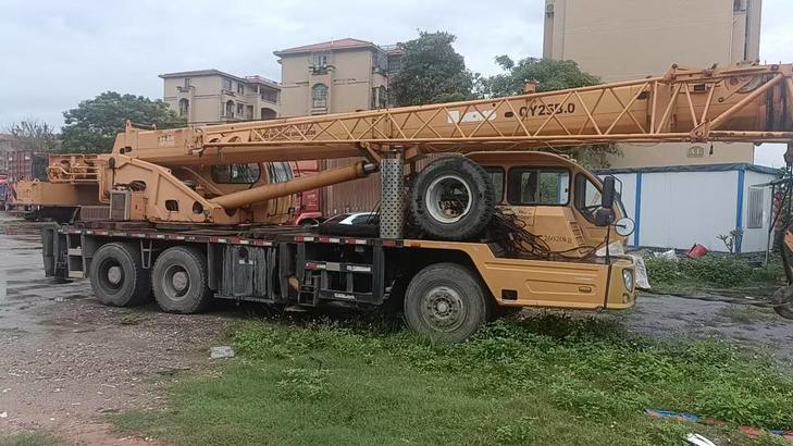 Buy XCMG QY20B.5 Used Crane / 1