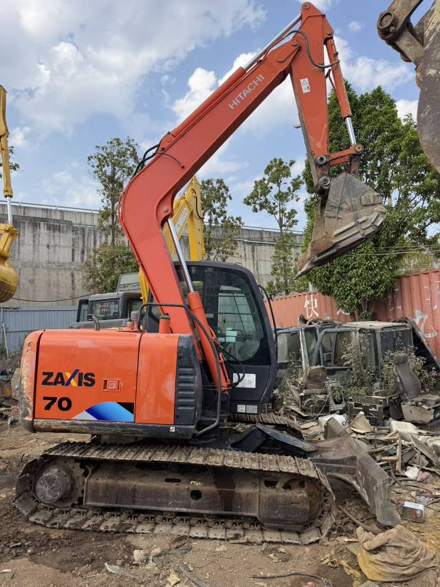 Buy Hitachi EX70 Used Excavator / 6