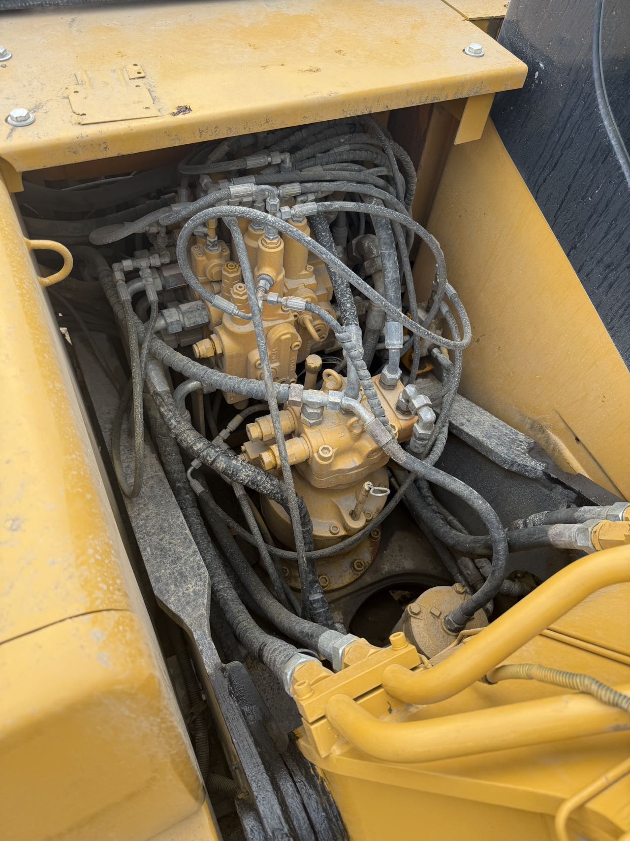 Buy Sany C135-10 Used Excavator / 8