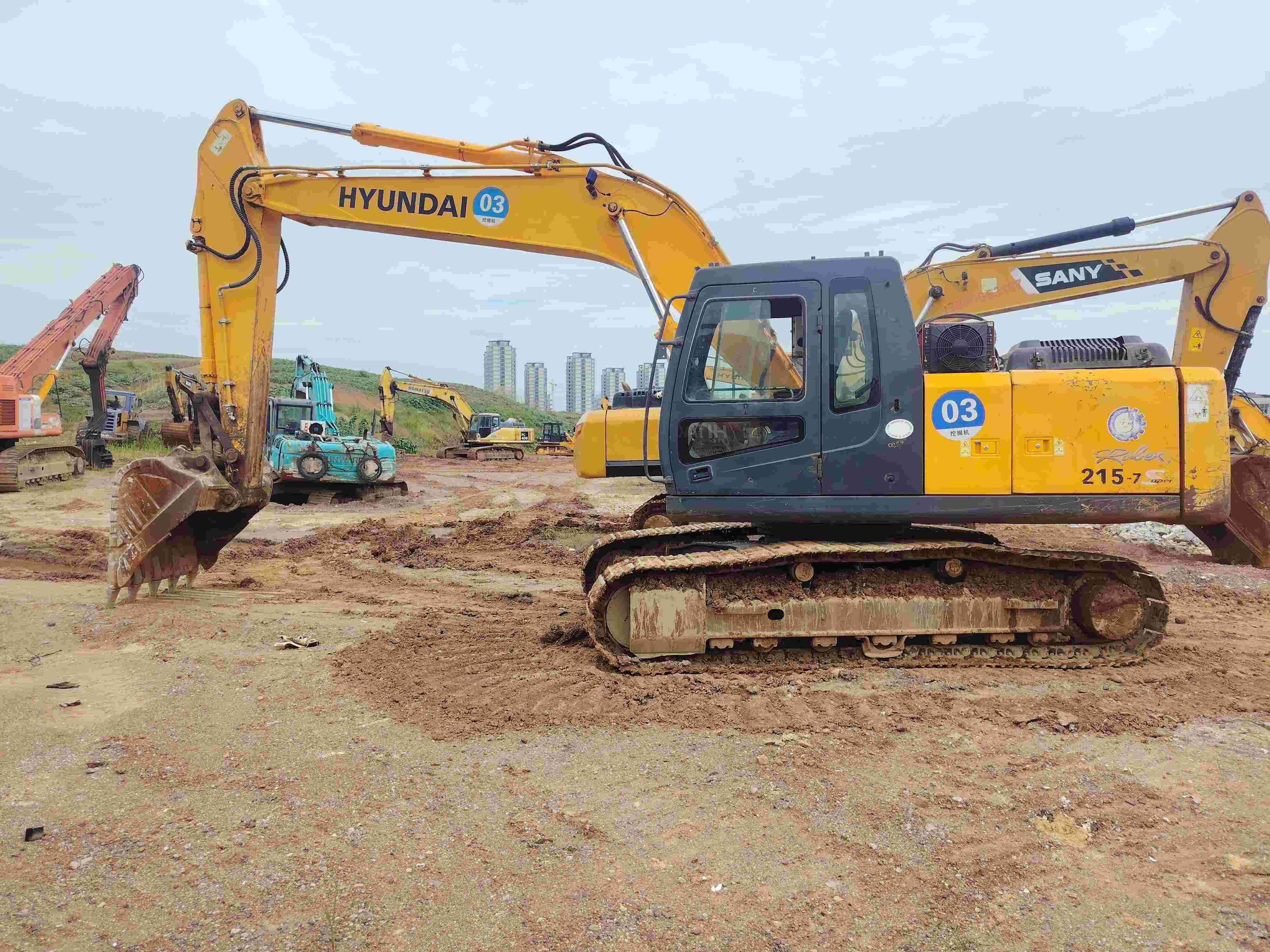Buy Hyundai 215LC-7 Used Excavator / 7