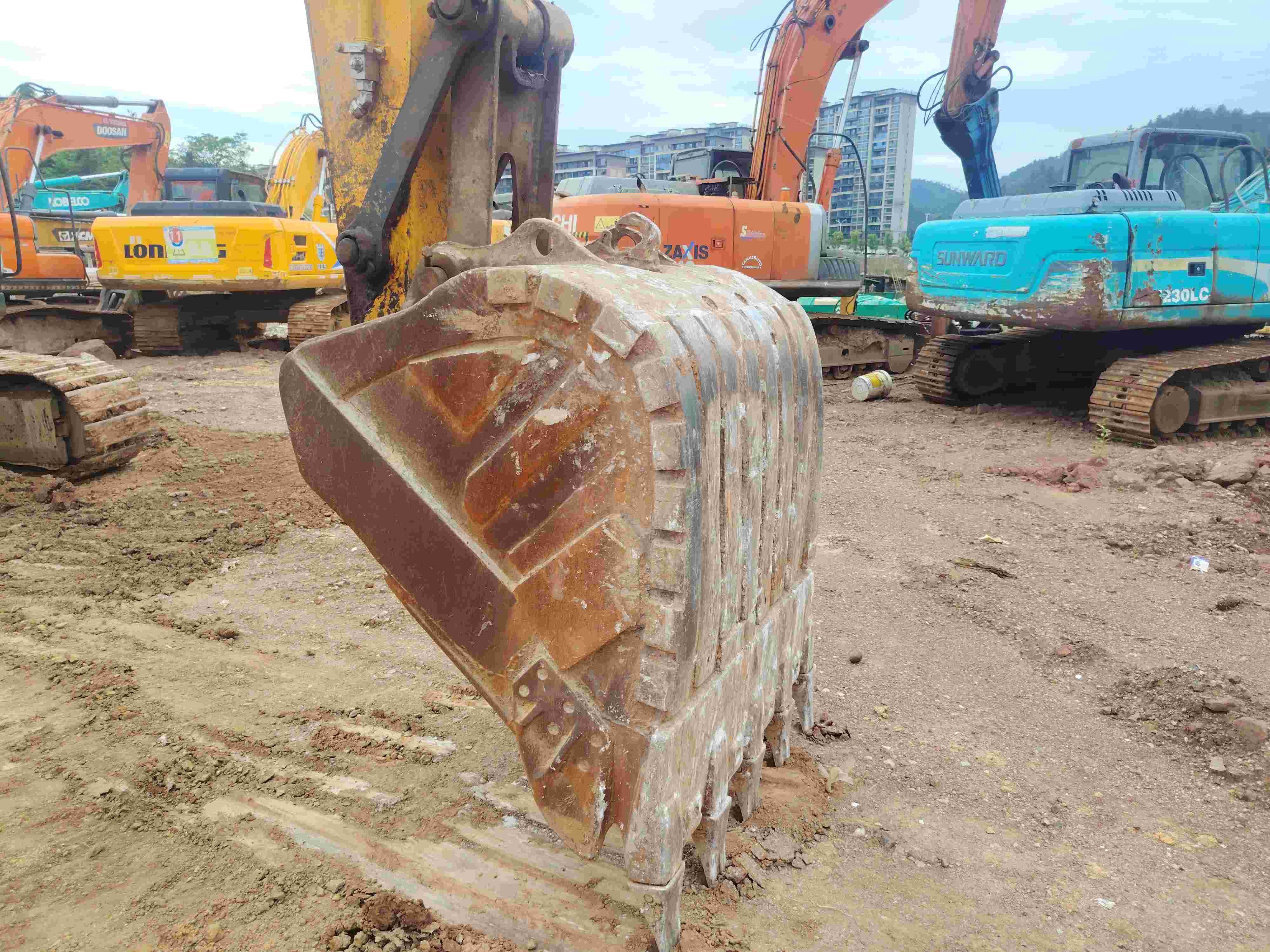 Buy Hyundai 215LC-7 Used Excavator / 9