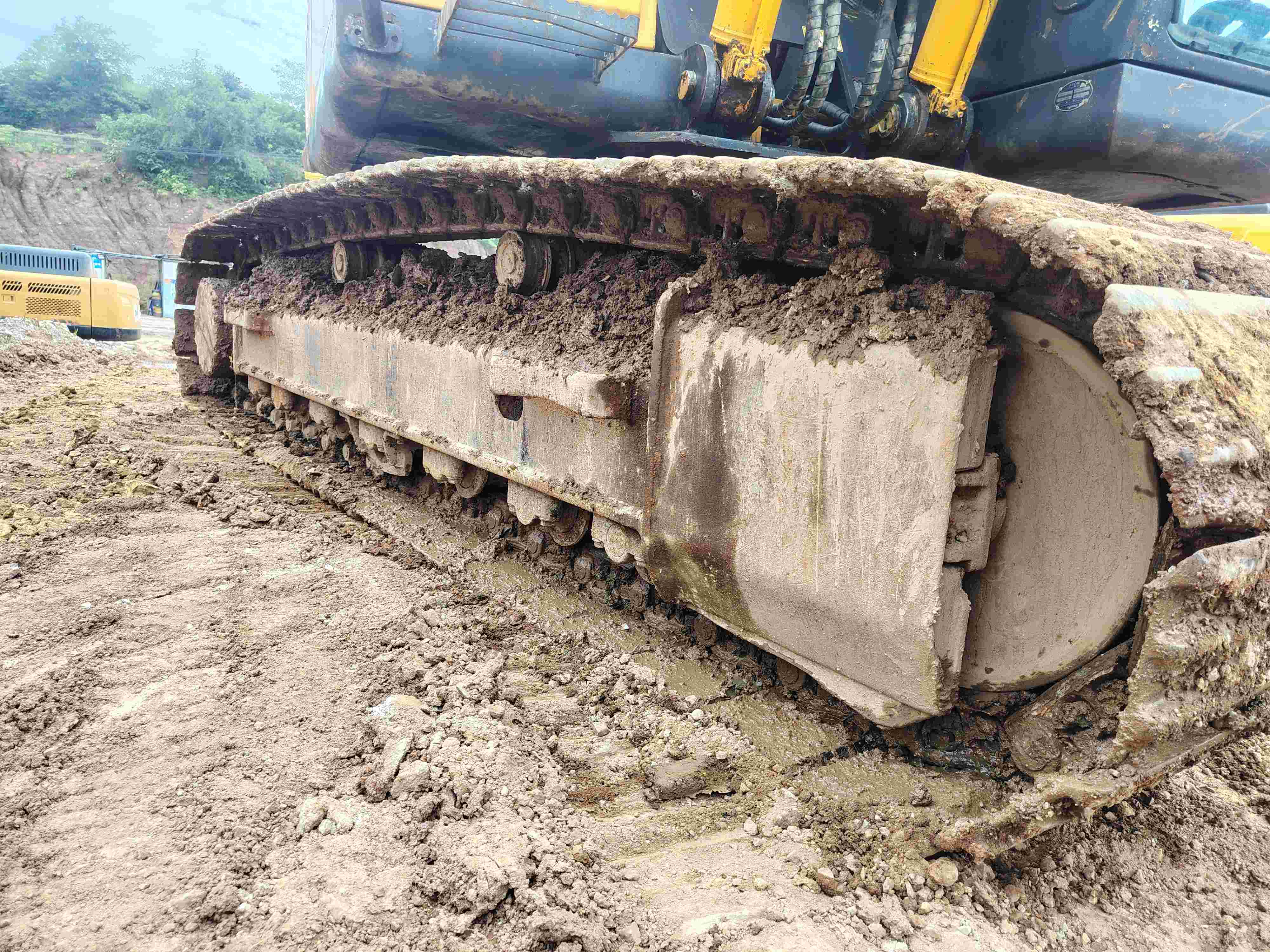 Buy Hyundai 215LC-7 Used Excavator / 11