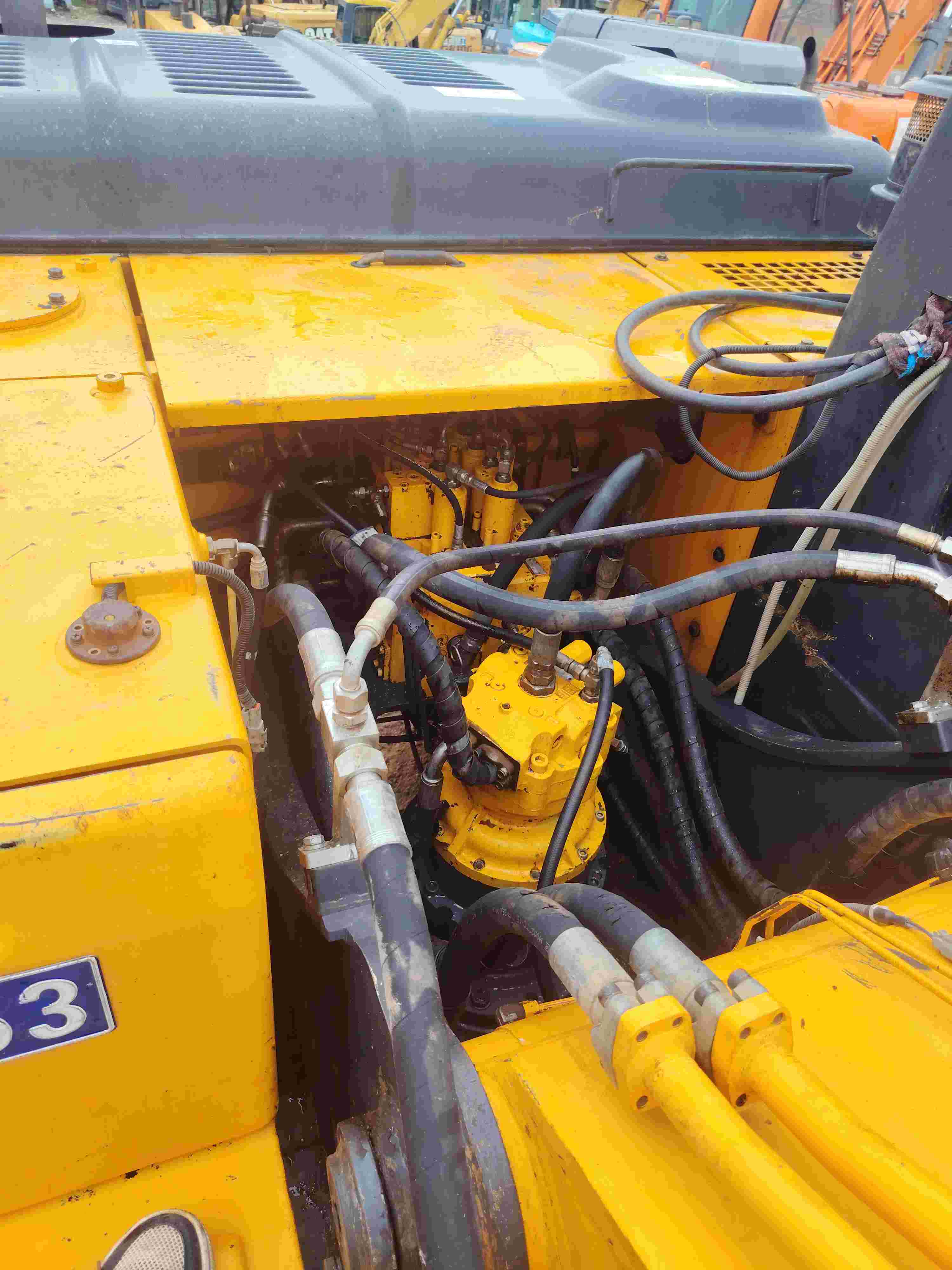 Buy Hyundai 215LC-7 Used Excavator / 17