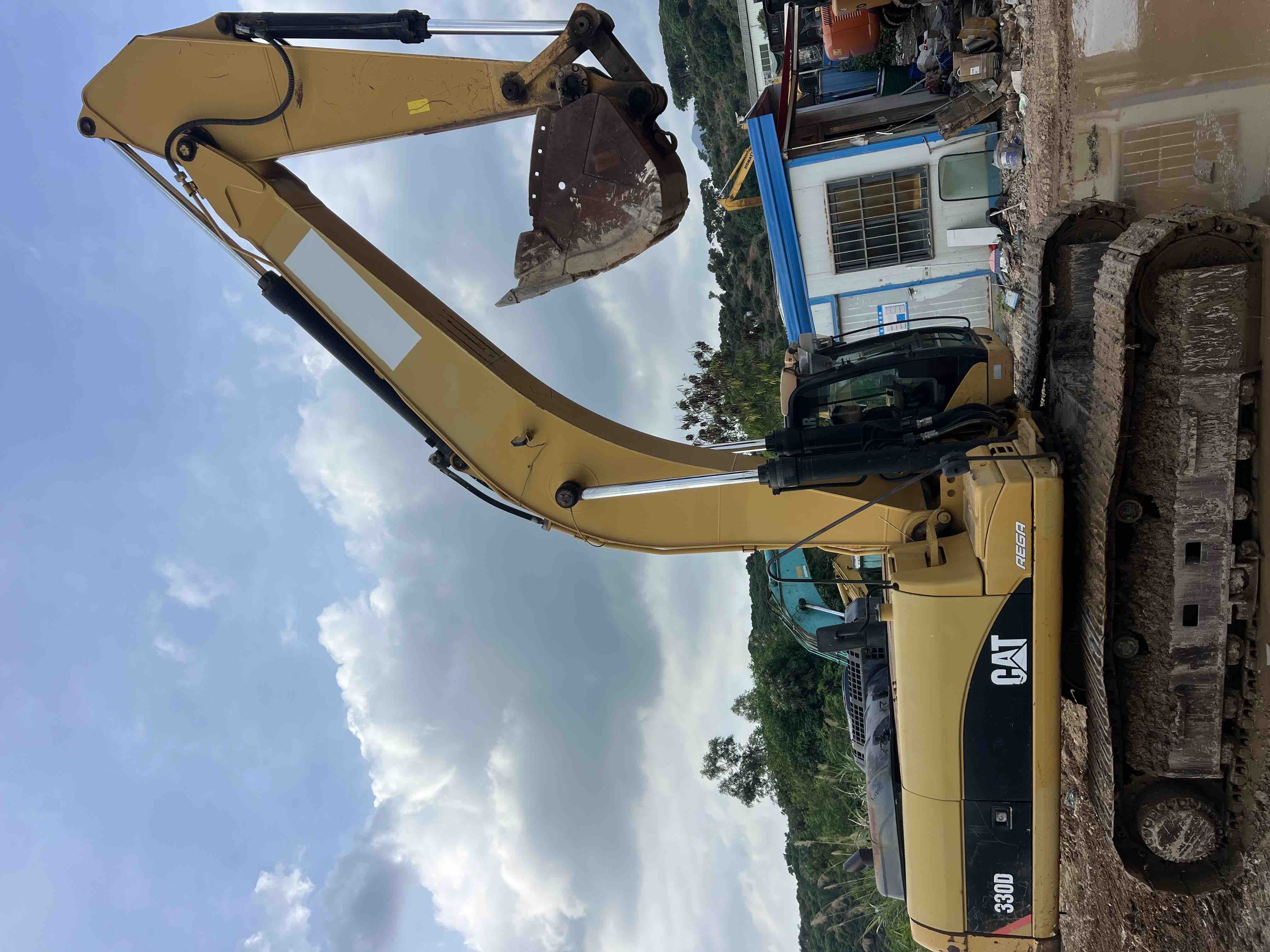 Buy Caterpillar 330D Used Excavator / 2