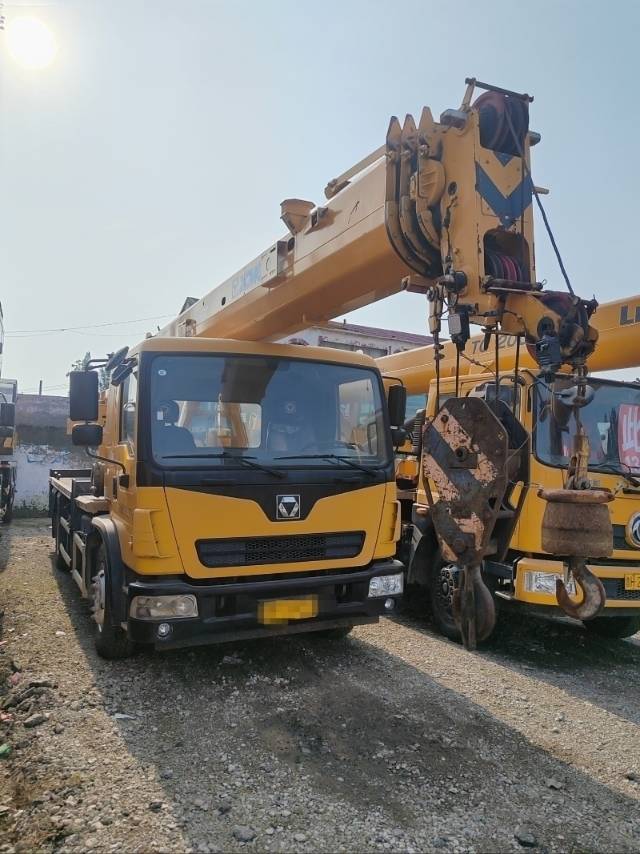 Buy XCMG XCT12L4-1 Used Crane / 1
