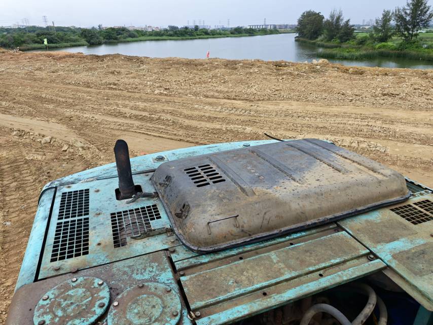Buy Kobelco 200-8 Used Excavator / 5