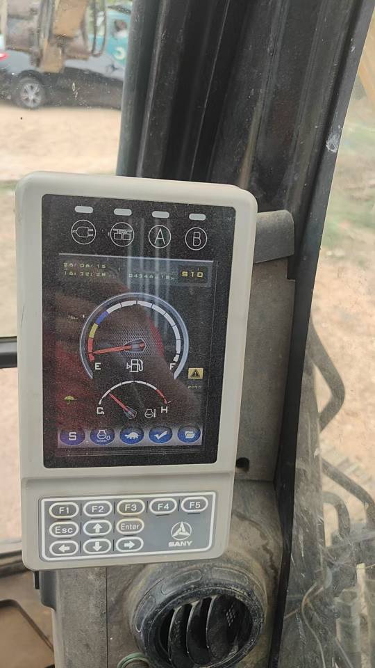 Buy Sany C135-10 Used Excavator / 3 Buy Sany C135-10 Used Excavator / 3