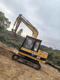 Buy Caterpillar CT70-8G Used Excavator / 2 Buy Caterpillar CT70-8G Used Excavator / 2