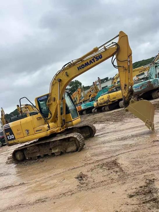 Buy Komatsu PC110-7 Used Excavator / 1