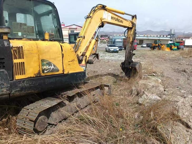 Buy Hyundai Used Excavator / 1