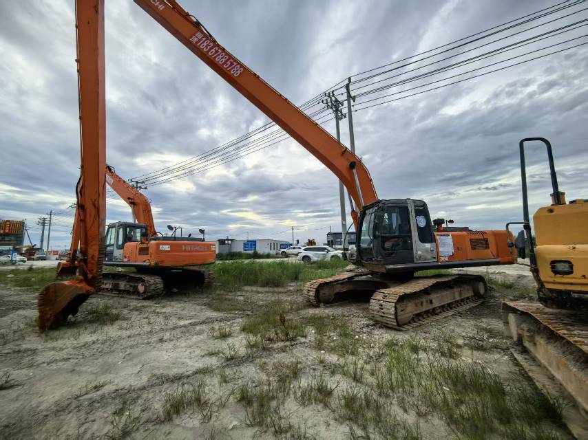 Buy Hitachi ZX260LCH-3G Used Excavator / 9