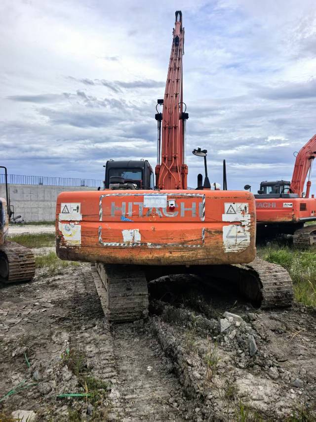 Buy Hitachi ZX260LCH-3G Used Excavator / 2