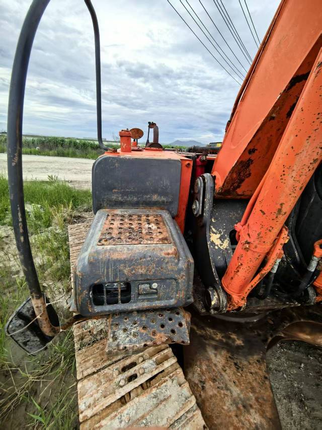 Buy Hitachi ZX260LCH-3G Used Excavator / 6