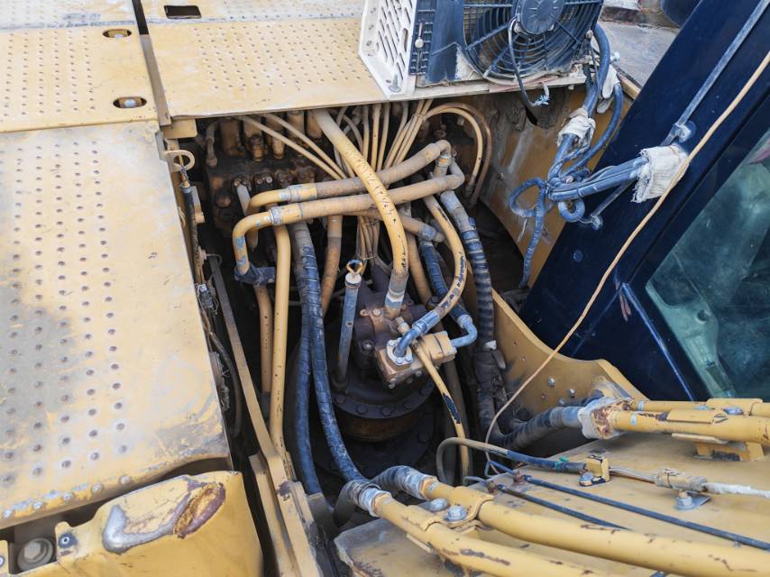 Buy Caterpillar 323D Used Excavator / 3