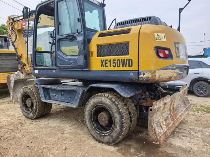 Buy XCMG 150D Used Excavator / 1