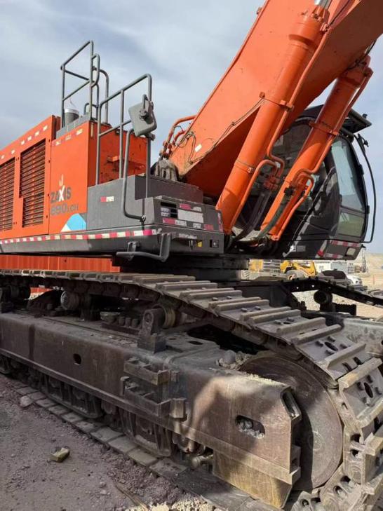 Buy Hitachi ZX890LCH-5A Used Excavator / 1