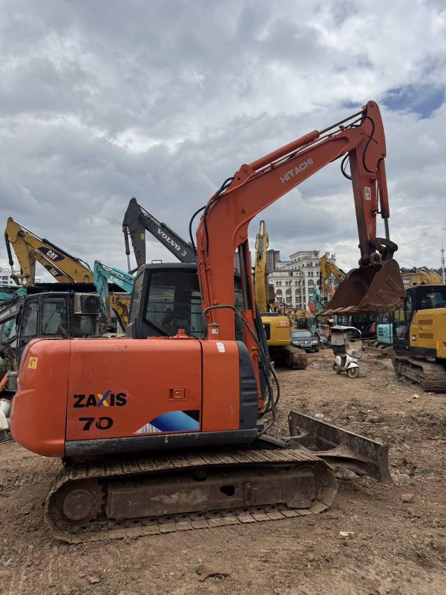 Buy Hitachi ZX60 Used Excavator / 7