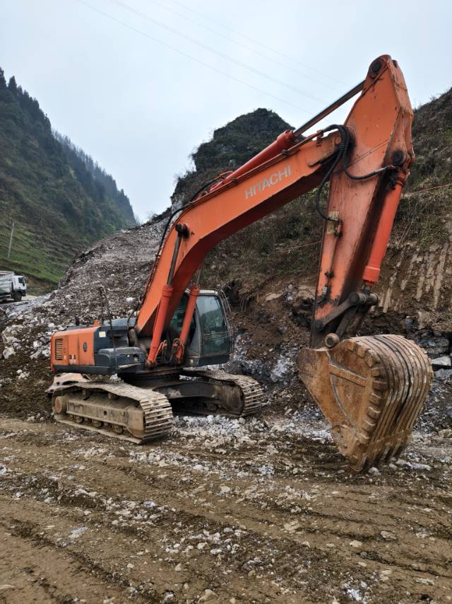 Buy Hitachi EX330 Used Excavator / 1