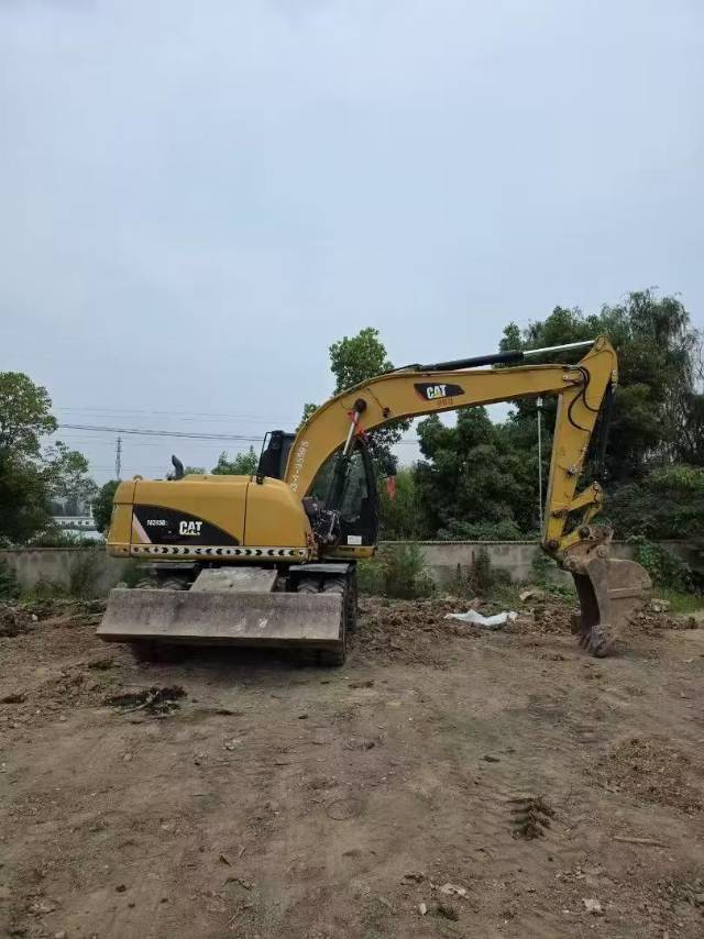 Buy Caterpillar CT18-7BS Used Excavator / 4