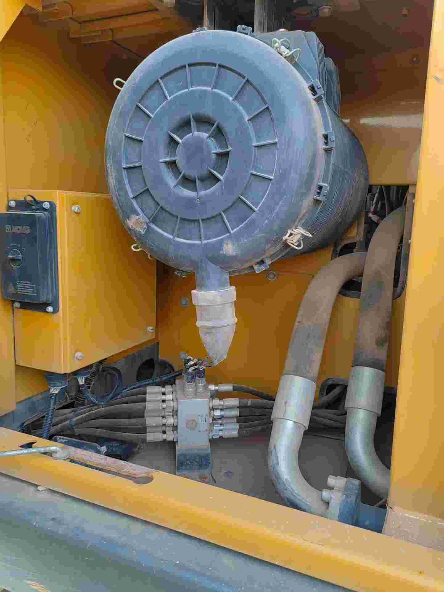 Buy XCMG XE2000E Used Excavator / 2